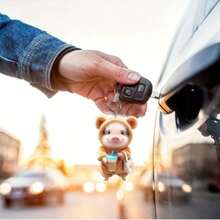 Chaveiro de acrílico em formato de xícara de café com um porco fofo (1 Peça), ideal para decoração de carro, mochila ou chaves. Perfeito para pendurar em carros e bolsas. - Multicolorido - Visão 4