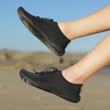 男女通用轻便赤足鞋，速干透气水鞋，适合男女在游泳池、海滩、游泳、划船、徒步旅行、冲浪、散步等场合穿着，也可用于游泳、水上运动和赤足活动。