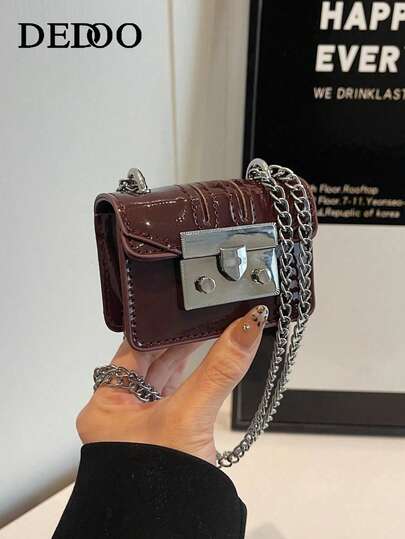 1pc Bag Handbag New Fashion Simple Mini Joker Beautiful Pearl Gorgeous Party Daily Shopping Mini Shoulder Diagonal Underarm Chain Mouth Red Envelopes, Suitable For Dating, Travel, Play Fashion After The Mouth Of The Powder Cake Multi-Purpose, Fashion Joker Mini Diagonal Small Square Bag.