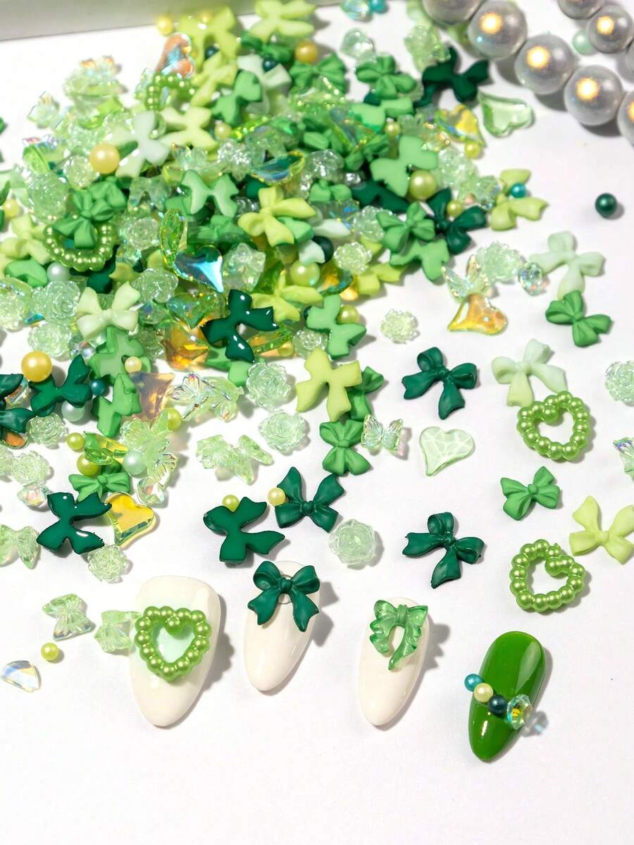 50件装、100件装圣帕特里克节混合美甲配件，嘉年华美甲装饰，绿色和黄色混合美甲配件，蝴蝶结、爱心、珍珠、丝带等，可用于个人DIY美甲装饰、DIY装饰、礼品装饰和美甲沙龙用品。