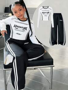 Tenue de style de rue pour filles, t-shirt côtelé blanc cool, design d'impression de maillot de basket, associé à un pantalon rayé, avec garniture contrastée et tissu texturé, convient pour le printemps, l'automne, l'hiver, les voyages sur le campus - Noir - Voir 4