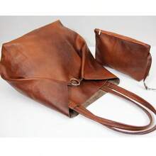 Retro Handbag In Solid Colors, Vintage Style, With Large Capacity And An Interior Pocket. New Large, Soft Handbag For Women In European And American Style With A Spacious Design And The Option To Wear It Over The Shoulder. - Rỉ Nâu - Xem 3