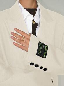 女士轻薄西装外套。这款休闲又不失时尚的中长款尖领西装外套适合宴会、婚礼、节日、派对和外出等场合。它是秋季优雅别致的女士服装单品。 - 米色 - 查看 9