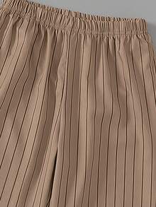 2 件套男童夏季短袖衬衫和条纹裤套装，休闲度假装