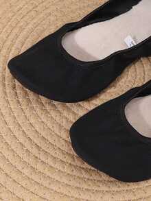 女士轻便、赤足感舒适、休闲柔软、百搭经典芭蕾平底鞋，可折叠，方便穿脱，适合室内穿着，女士平底凉鞋，女士家居拖鞋 - 黑色 - 查看 5