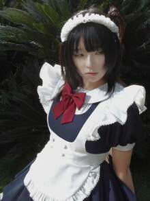 1件甜美可爱修身日式女仆咖啡厅服装，荷叶边下摆连衣裙+大蝴蝶结+泡泡袖洛丽塔连衣裙，适合角色扮演活动、摄影，建议搭配衬裙。