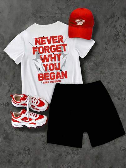 Bộ đồ hè cho bé gái gồm áo thun ngắn tay in chữ và quần short.