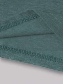 女士短袖圆领常规款T恤，饰有独特的沙漠骷髅图案印花，面料柔软舒适。 - 墨綠色 - 查看 4