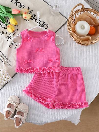 女童玫红色无袖上衣+荷叶边短裤，甜美可爱日常休闲装