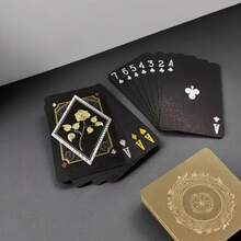 黑金玫瑰扑克牌 | 大号雾面字母，防水柔韧扑克牌，带盒，酷炫设计，是节日派对、游戏、礼品和庆祝活动的完美之选。黑色扑克牌，高品质塑料搭配黑金玫瑰设计 | 成人娱乐，镀金设计牌组，活动组织者，活动策划者，生日礼物，情人节礼物，复活节礼物 [混合发货] - 彩色 - 查看 5