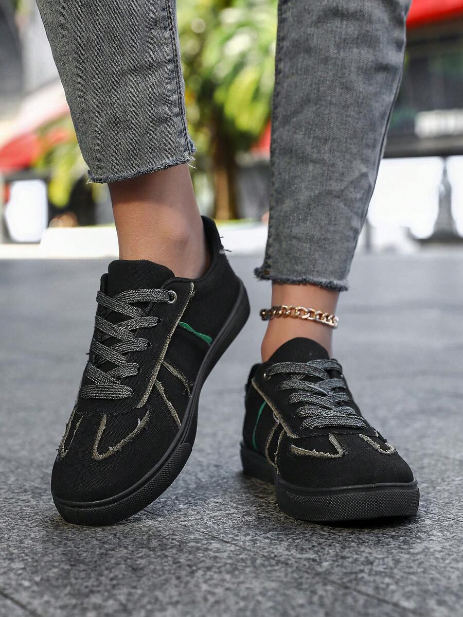 Women's Spring/Autumn New Casual Trainers, Easy To Clean Round Toe Low-Top Sneakers, Flat Comfortable Versatile White Shoes, Color Block Sports Casual Shoes, Retro Style Vulcanized Shoes, Fashionable All Season - Black - View 1
