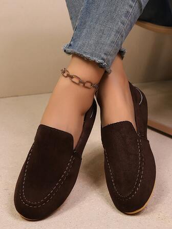 新款大码舒适纯色时尚百搭一脚蹬乐福鞋，适合日常通勤、度假、购物，轻便透气，圆头设计，仿麂皮面料，经典咖啡棕色平底休闲鞋，女士之选。