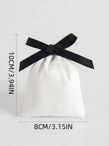 1/3/6/9/12个装白色天鹅绒束口袋，配黑色丝带——非常适合派对、珠宝礼品、圣诞节、情人节和沙特阿拉伯国庆日庆祝活动！柔软的天鹅绒材质搭配优雅的黑色丝带，为您的节日礼物和派对小礼品增添一抹魅力。 - 黑白 - 查看 11