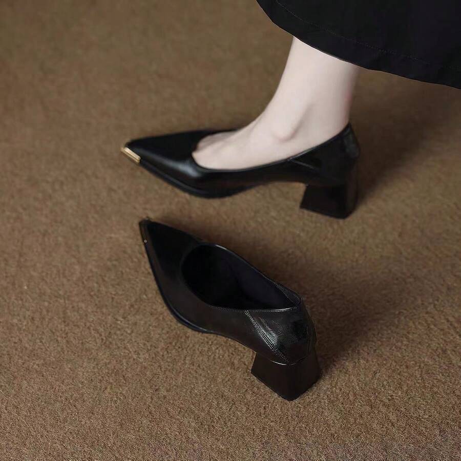 Western European Fashion Women's Large Size Pointed Toe Shoes Women Medium Heels Spring And Autumn Commuting New Low Vamp Thick Heels High Heels Work - Black - View 1