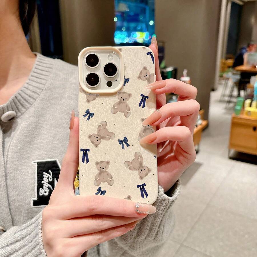 1pc Classic Teddy Bear Bow Knot Litchi Texture TPU Protective Case, Compatible With Apple 17 16 15 14 13 12 11 Plus Pro Max Series, Personalized Ins Style Protective Cover, Minimalist TPU Anti-Drop Fashion Protective Case, High Aesthetic Design, Birthday Gift, Holiday Gift - Beige - View 1