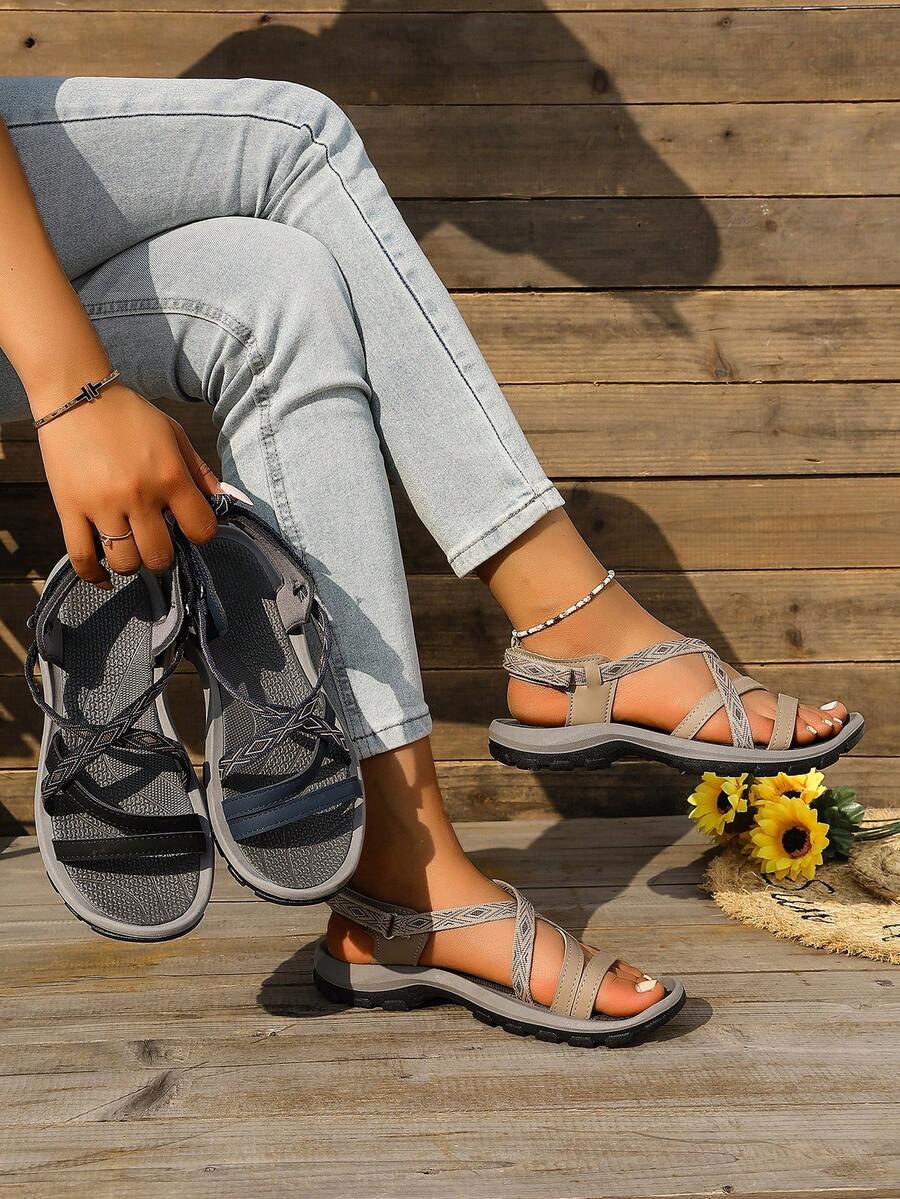 Sandal Datar Wanita dengan Desain Silang Ujung Terbuka, Sol Lembut Anti Selip Bernapas Modis Serbaguna Nyaman Ringan Sederhana Warna Polos Sol Tebal Sepatu Pantai, Gaya Musim Panas Terbaru