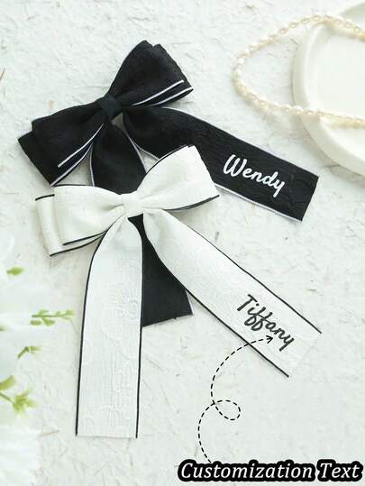 1 pieza Pinza para el cabello con lazo personalizado y en relieve, accesorio para el cabello personalizado con nombre, pinza para el cabello con lazo de cinta jacquard personalizada con nombre, pinza para el cabello personalizada para el Día de San Valentín, tocado de boda elegante en blanco y negro, regalo de moda para ella, estilo texturizado exquisito, delicado accesorio para el cabello con lazo, regalo para ella