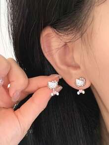 Sanrio 一对凯蒂猫咪造型的耳环，配有两只垂坠耳环，卡通设计，轻奢高端耳环，甜美可爱，小众耳环