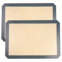 2片装可重复使用硅胶烘焙垫，不粘耐热烘焙垫，适用于烤箱，可用于烘焙饼干、蛋糕、面包、小圆面包、翻糖等各种烘焙食品。 - - - 查看 15