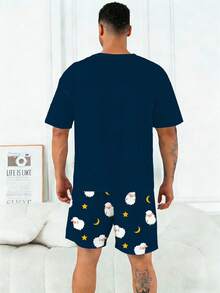 加大码男士睡衣套装 | 圆领短袖上衣和松紧腰休闲短裤，两件套 | 涤纶针织面料，亲肤透气，宽松舒适 | 休闲绵羊印花设计 - 彩色 - 查看 6