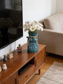 Este jarrón con forma de jarra de leche de color azul profundo. Es adecuado para elementos florales delicados como los lirios de cala blancos y las rosas rosadas. Colocado en el alféizar de la ventana y combinado con cortinas de encaje y textiles mullidos, puede crear fácilmente una atmósfera relajada de campo estadounidense con una sensación de ocio en el patio. - Azul Marino - Ver 8