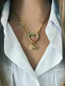 1 pezzo Collana unica da donna con chiusura a cuore colorato, pendente a forma di lettera e pendente a forma di lucchetto a cuore. Elegante e lussuosa - un regalo perfetto per le vacanze. - Multicolore - Visualizzare 11