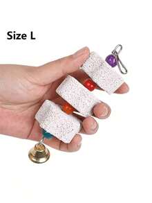 鸟喙磨牙玩具，悬挂式矿石，配有彩色珠子和铃铛，用于小型鸟类的牙齿护理和日常玩耍（配件颜色随机发货）