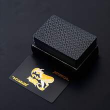 黑金玫瑰扑克牌 | 大号雾面字母，防水柔韧扑克牌，带盒，酷炫设计，是节日派对、游戏、礼品和庆祝活动的完美之选。黑色扑克牌，高品质塑料搭配黑金玫瑰设计 | 成人娱乐，镀金设计牌组，活动组织者，活动策划者，生日礼物，情人节礼物，复活节礼物 [混合发货] - 彩色 - 查看 8