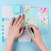 三合一打孔板，适用于制作礼品盒、DIY 3D相框（2英寸、3英寸、4英寸和5英寸尺寸），配有压痕笔，可用于定制信封、生日派对礼品盒和DIY项目。 - 彩色 - 查看 13