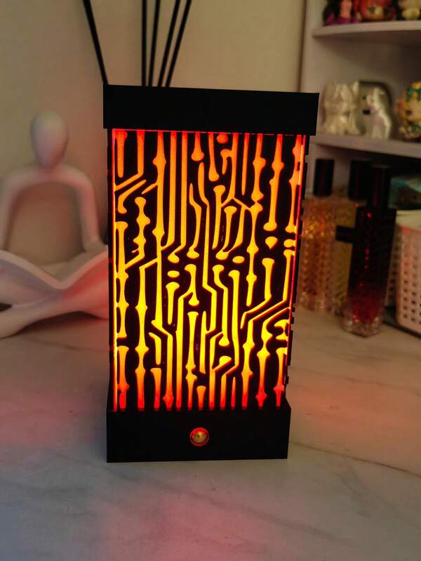 SLNU★3 Marque Lumière d'ambiance tactile sensible RVB 7 couleurs, petite veilleuse pour bureau d'ordinateur, table de chevet, chambre, ordinateur, chargeur de téléphone, alimentée par USB, design minimaliste de flamme, lampe de style bohème cosy pour bureau d'étude, armoire de chevet, dortoir, chambre d'enfant, salon, décoration de fête, lumière de chevet douce pour le sommeil