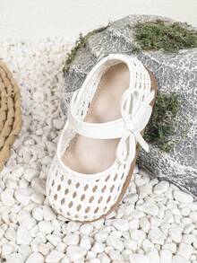 1 đôi giày công chúa đế bằng khoét rỗng, kiểu dáng thường ngày cho bé, có khóa dán, phù hợp cho mọi mùa. - trắng - Xem 7