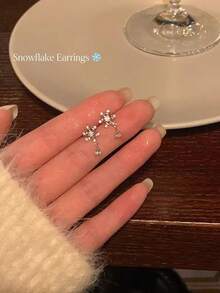 Silver Needle Snowflake Bow Christmas Earrings Design Sense Exquisite Sweet Studs Light Luxury High-End Versatile Earrings For Women - 43#銀針-銀色 - 查看 1