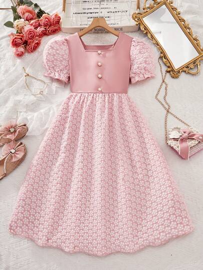 Elegant och trendig ny vår-/sommarklänning i jacquard med korta ärmar och fyrkantig halsringning i prinsessstil, dekorerad med pärlknappar och puffärmar, retro resortstil, lämplig för Ramadan, festivaler, fester, campus, resor och semester samt vardagskläder