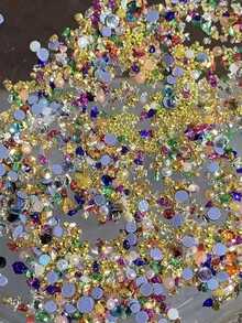 1盒美甲配件套装 - 彩色珠子、珍珠、水钻、美甲饰品、美甲装饰、Y2K美甲用品 - 彩色 - 查看 3