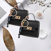 CHARM INFINITE 新款迷你口红、耳机、车钥匙扣挂件，创意可爱包包挂件，情人节送给妻子或女友的礼物 - 彩色 - 查看 12