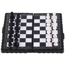 1套迷你便携折叠国际象棋套装，策略棋盘游戏，塑料材质，适合休闲、娱乐、家庭聚会、小型派对、旅行、居家游戏、节日礼物、互动游戏、国际象棋、便携式国际象棋，是新年、情人节、复活节、感恩节礼物、游戏之夜的完美之选！ - 黑白 - 查看 9