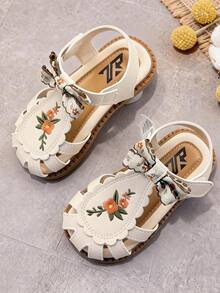 New Summer Girls Fashionable Closed Toe Sandals, Bowknot & Embroidered Flower Decor, Classic & Versatile, Soft & Non-Slip, Casual For Walking, Beach Vacation And Daily Wear - 米色 - 查看 1