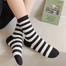 5 Pairs Black & White Casual Everyday Wear Sports Socks - Multicolor - View 3