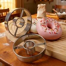 2pcs/6pcs Stainless Steel Donut Cutter, Multifunctional Donut Cutter With Center Hole, 4.13 Inch Donut Hole Cutter For Mousse, Bagels, Cookies And Other Baked Goods - Silver - View 3