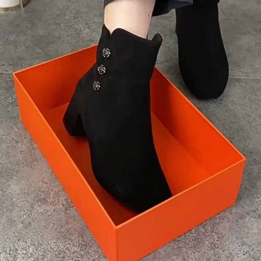 2025 Invierno Nuevas Botas Elegantes y de Moda con Punta Afilada y Tacón Medio para Mujeres Retro de Gamuza Versátiles para Mediana Edad y Ancianos Botas de Algodón - Forro polar negro - Ver 1