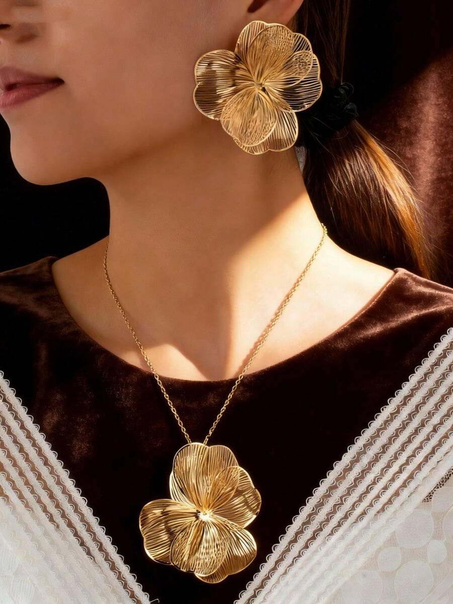 Vintage Metallic Gold Textured Floral Pendant Earrings | Hypoallergenic & Lightweight Design | Perfect For Daily Wear, Parties, Holidays, And Special Occasions | Timeless Elegance For Women | Thoughtful Gift For Loved Ones - 黃金-7 - 查看 1