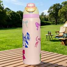 32oz Printed Insulated Water Bottles Features A Variety Of Eye-Catching Designs, Including Colorful Floral And Cartoon Patterns. The Portable Handle Fits Into Car Cup Holders, And The Large 32-Ounce Capacity Is Enough To Meet Your Hydration Needs Throughout The Day. It's A Stylish And Practical Drinking Companion For Commuting, The Office, Outdoor Camping, And Road Trips. - 粉色 - 查看 1