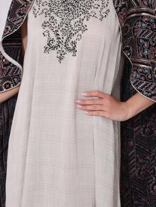 2026新款优雅银色刺绣阿拉伯女式长袍，配小V领披肩，时尚创意斋月传统服饰 - 杏色 - 查看 4