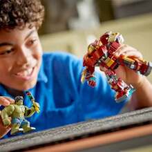 LEGO Marvel - 76343 Epic Battle Scene: Hulkbuster Armor Vs. Hulk