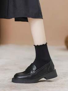 Spetsiga tå djupa V-klackade pumps, tjocka klackar med rosett, mångsidiga damskor, modeläderskor - Svart - Visa 2