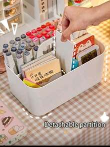 可堆叠收纳盒，适用于浴室、办公室、手工用品或学习用品。便携式手持收纳盒，可放置于浴室桌面。化妆品收纳盒，含眼影、化妆刷。多功能收纳架。开学季必备