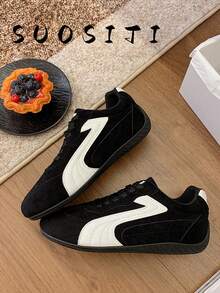 Women's Comfortable Lightweight Black Flat Non-Slip Outdoor Sports Casual Student Running Sneakers