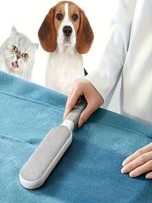 这款可重复使用的宠物毛发清洁器集双面宠物毛发清洁刷、毛发清洁刷、手动静电刷、沙发清洁刷和绒毛去除器于一体。它拥有符合人体工程学的手柄和双面刷头，适用于清洁衣物、沙发、家具、床上用品、地毯、靠垫和宠物毛发。 - 彩色 - 查看 10