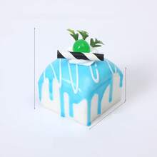 【蛋糕主题捏捏乐 | 立方体造型 | 慢回弹材质】柔软捏捏乐 | 按压回弹顺滑 - 缓解压力，释放怒气，超级满足的捏捏乐系列 - 超柔软慢回弹材质，回弹减压设计，便携式桌面摆件，节日礼物，生日礼物，完美礼物 - 彩色 - 查看 9