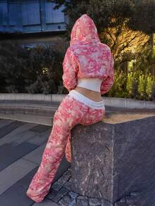 Bộ đồ đôi nữ họa tiết rằn ri gồm áo hoodie crop top và quần short dây rút, thích hợp cho ngày Valentine, thể thao, dạo phố và mặc nhà. Mùa xuân - Nhiều màu - Xem 3